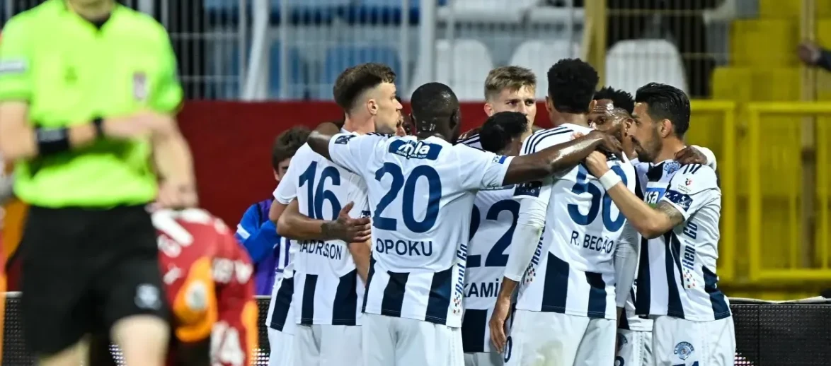 Kasımpaşa Süper Lig'de Kalmayı Başardı