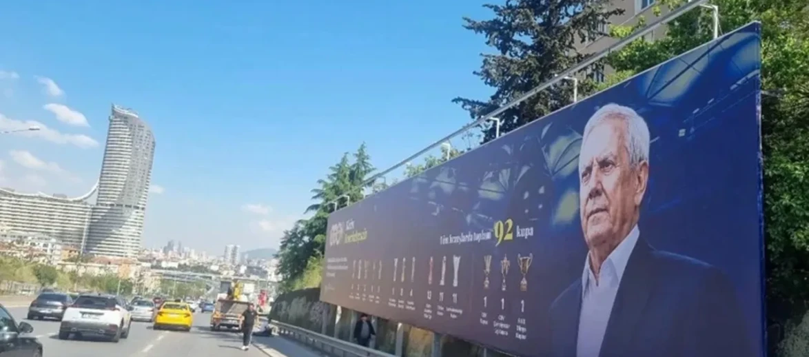 Kadıköy’de Aziz Yıldırım Pankartları
