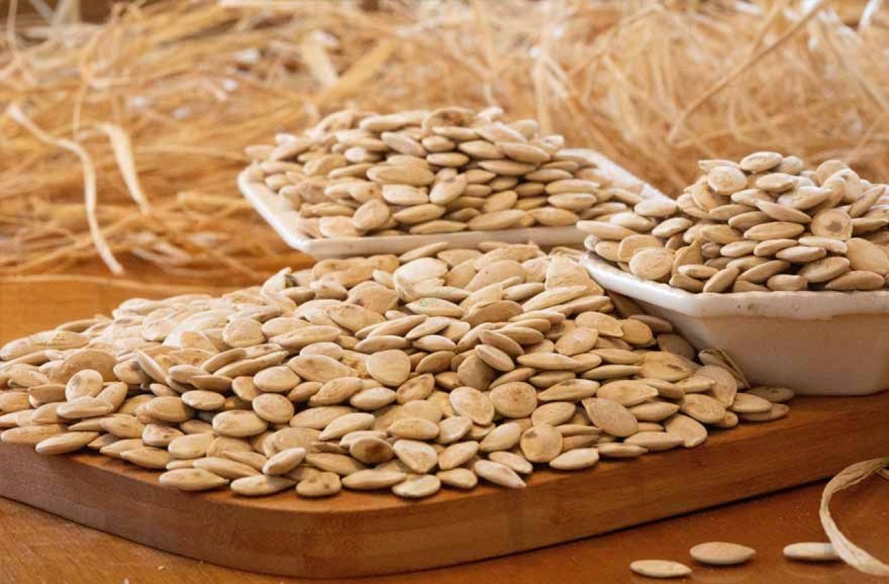 Mutfak dolaplarınızdan eksik etmeyin! Uyumadan yediğiniz bu kuruyemiş sizi,  yeniden doğmuş gibi uyandıracak… 1