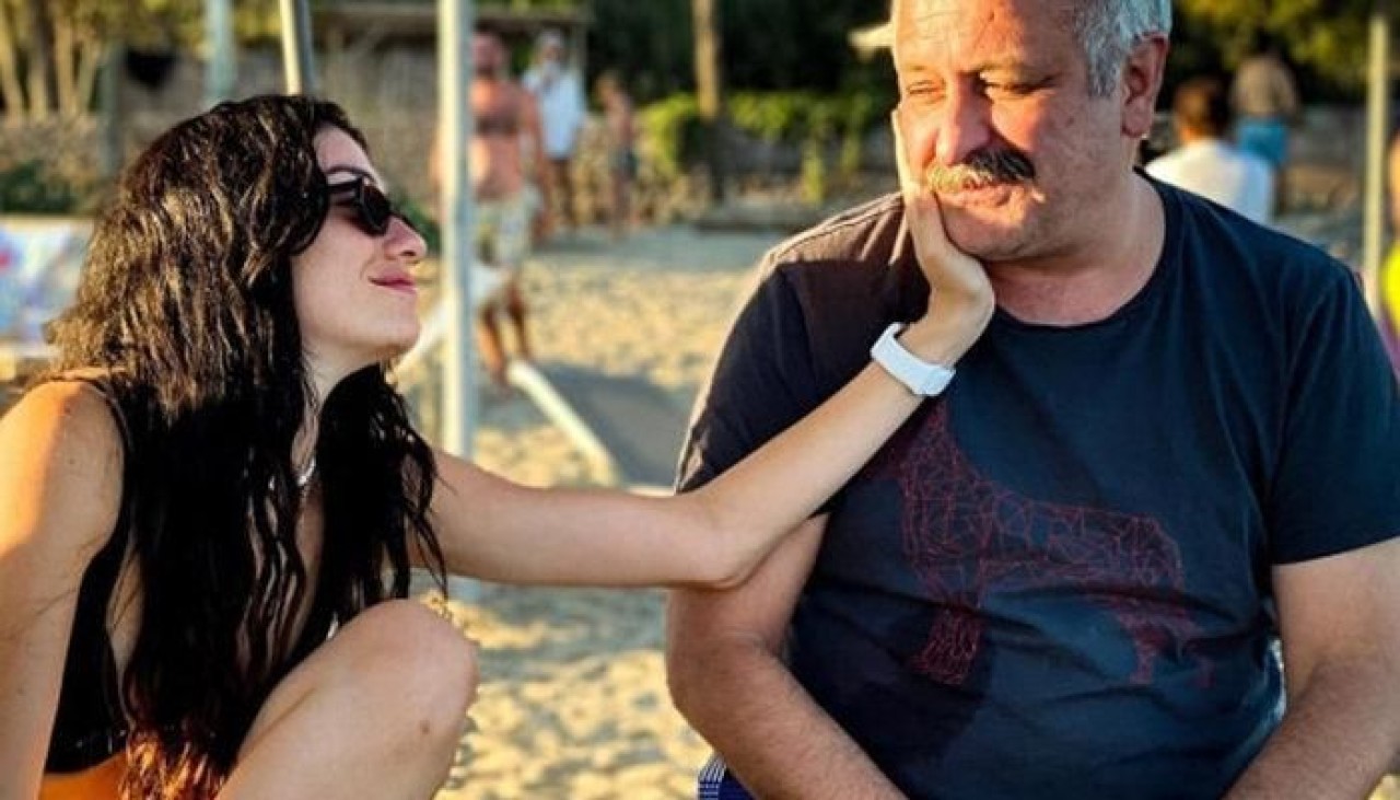 Hazar Ergüçlü’nün kendisinden 19 yaş büyük aşkı bitti! Kimse ayrılık nedenine inanamadı,  açıklama doğrudan Hazar Ergüçlü’den geldi! 1