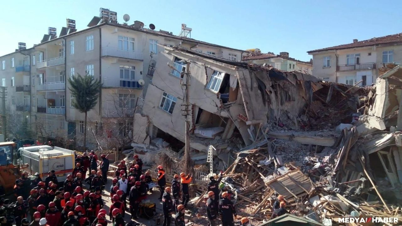 Uzmanlar uyardı! Küçük deyip geçmeyin depremde hayatınızı kurtarabilir! Fiyatlarına zam yapıldı