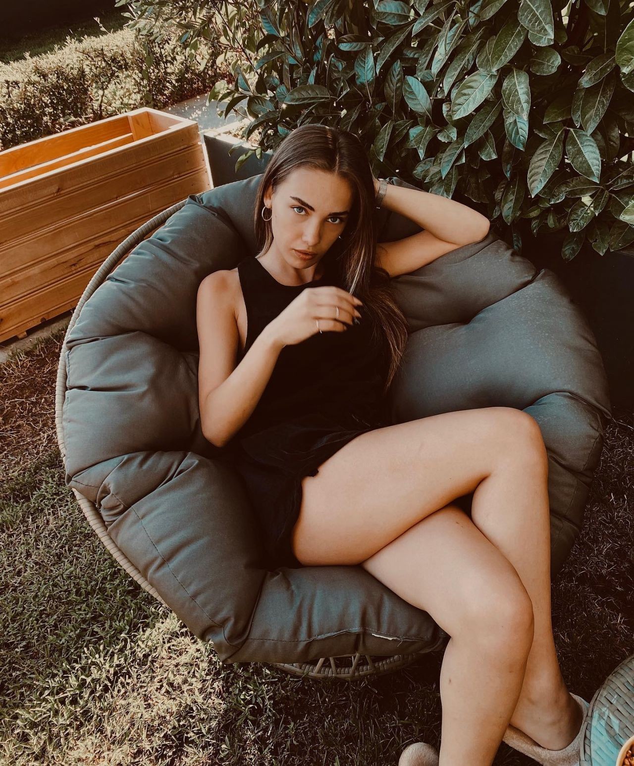 Maviye Sürgün Azra'sı Mina Koyuncular bikinili paylaşımıyla Instagram'ı salladı Paylaşımları fena 11