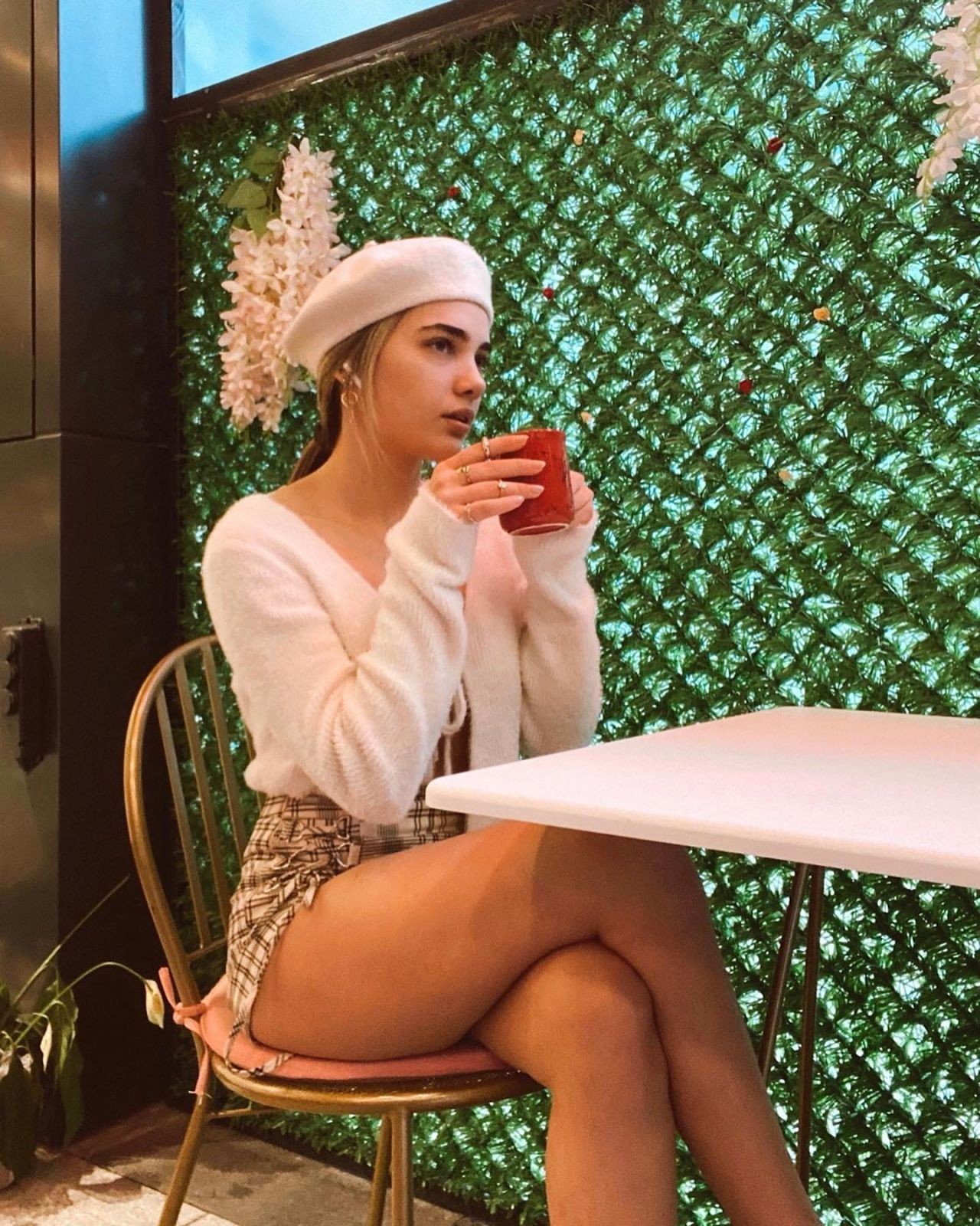 Maviye Sürgün Azra'sı Mina Koyuncular bikinili paylaşımıyla Instagram'ı salladı Paylaşımları fena 7