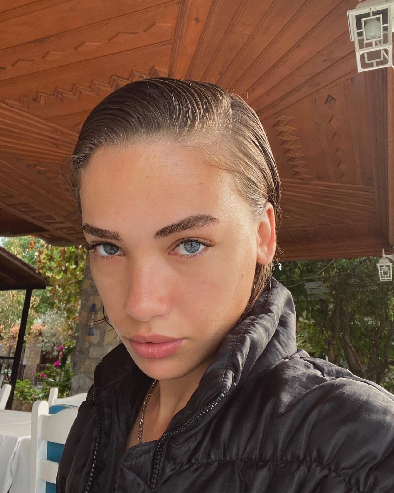 Maviye Sürgün Azra'sı Mina Koyuncular bikinili paylaşımıyla Instagram'ı salladı Paylaşımları fena 15