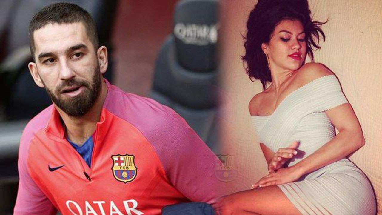 Kısmetse olur gelin adayı Cansel Çördük'ün kıyafeti olay oldu: Göğüslerinin yarısı açık kaldı,  yırtmacını zor kapadı! Fotoğraf çektirmekte zorlandı… 2