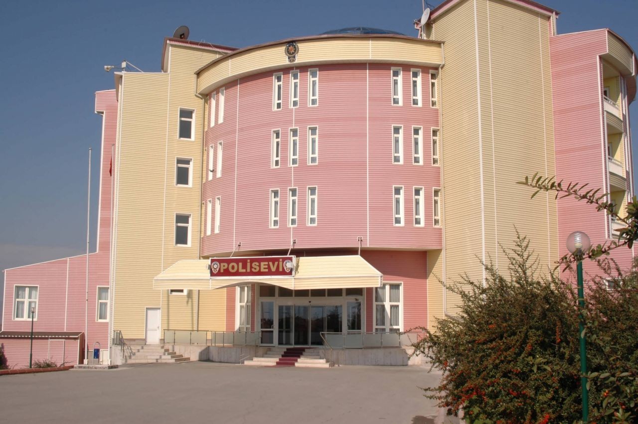 KPSS şartı yok: Polisevi müdürlüğü personel alım şartları yayımlandı!  Kamuda çalışmak isteyenler bu fırsatı kaçırmasın! 3