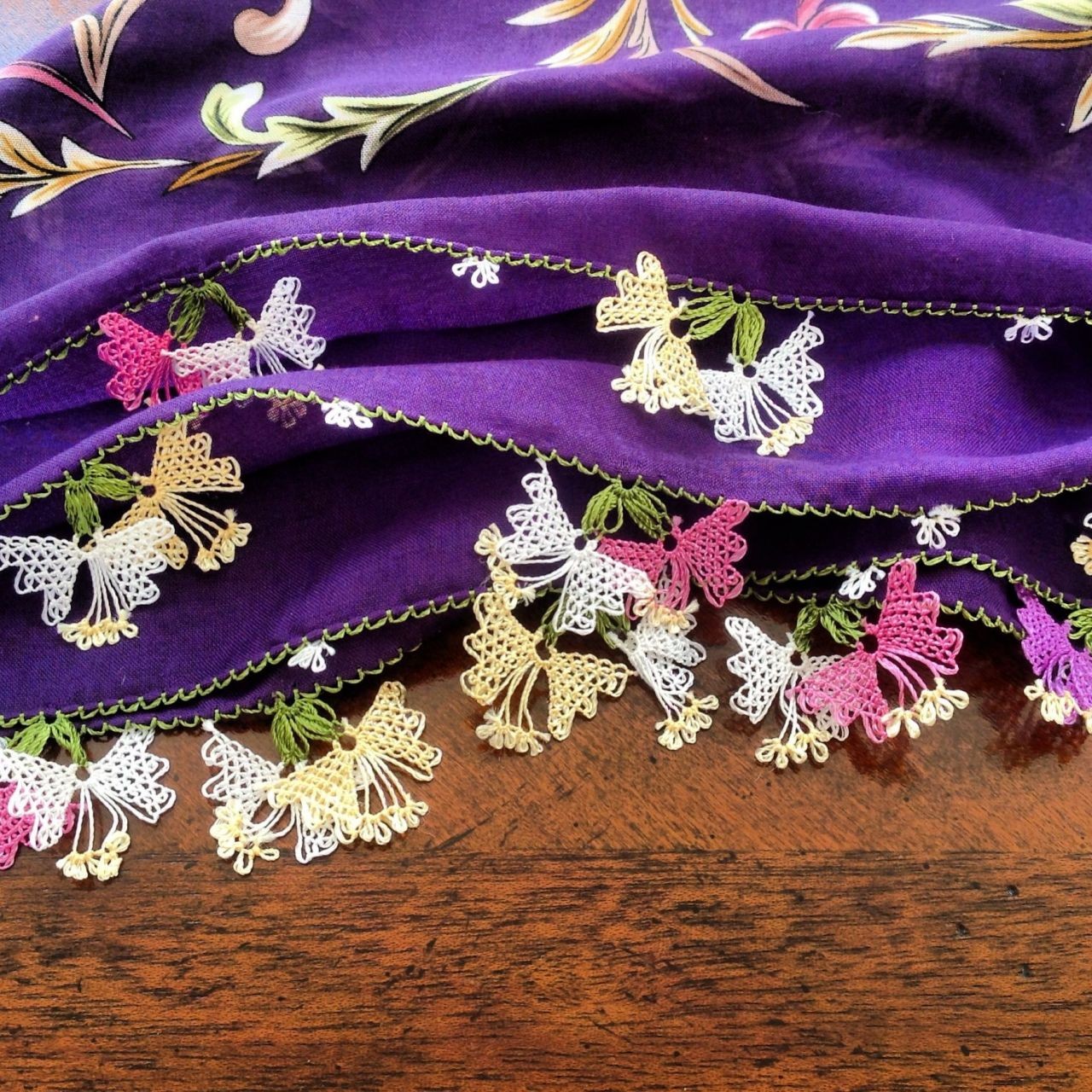 En Güzel 2023 İğne Oyası Modelleri: Göz Kamaştıran Tasarımlarla Ev ve Giysilerinizi Süsleyin 12