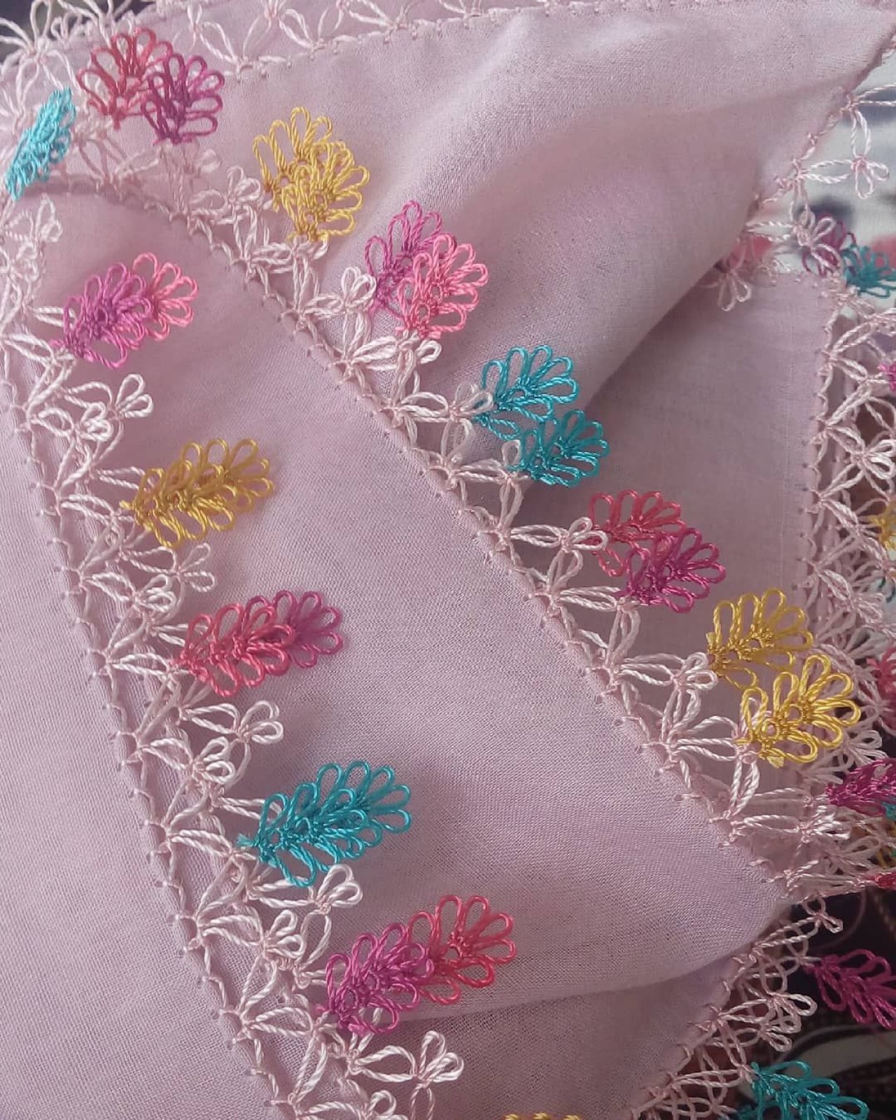 En Güzel 2023 İğne Oyası Modelleri: Göz Kamaştıran Tasarımlarla Ev ve Giysilerinizi Süsleyin 1