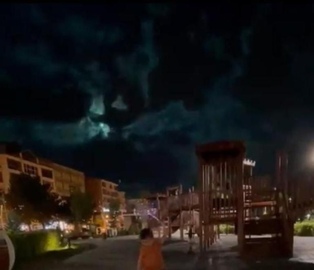 Türkiye'nin farklı noktalarında gökyüzü maviyle kaplandı! Birçok ilde benzer görüntüler ortaya çıktı.. 2