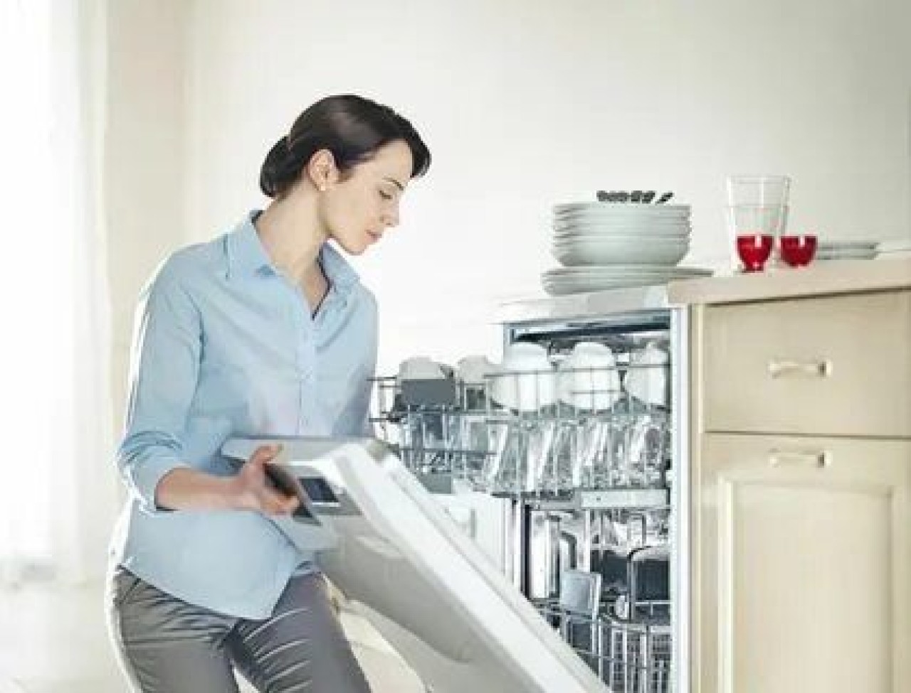 Bardaklardaki Çiziklerden Kurtulmanın Yolları! Bulaşık Makinesi Kullanırken Bunlara Dikkat Edin  B 2