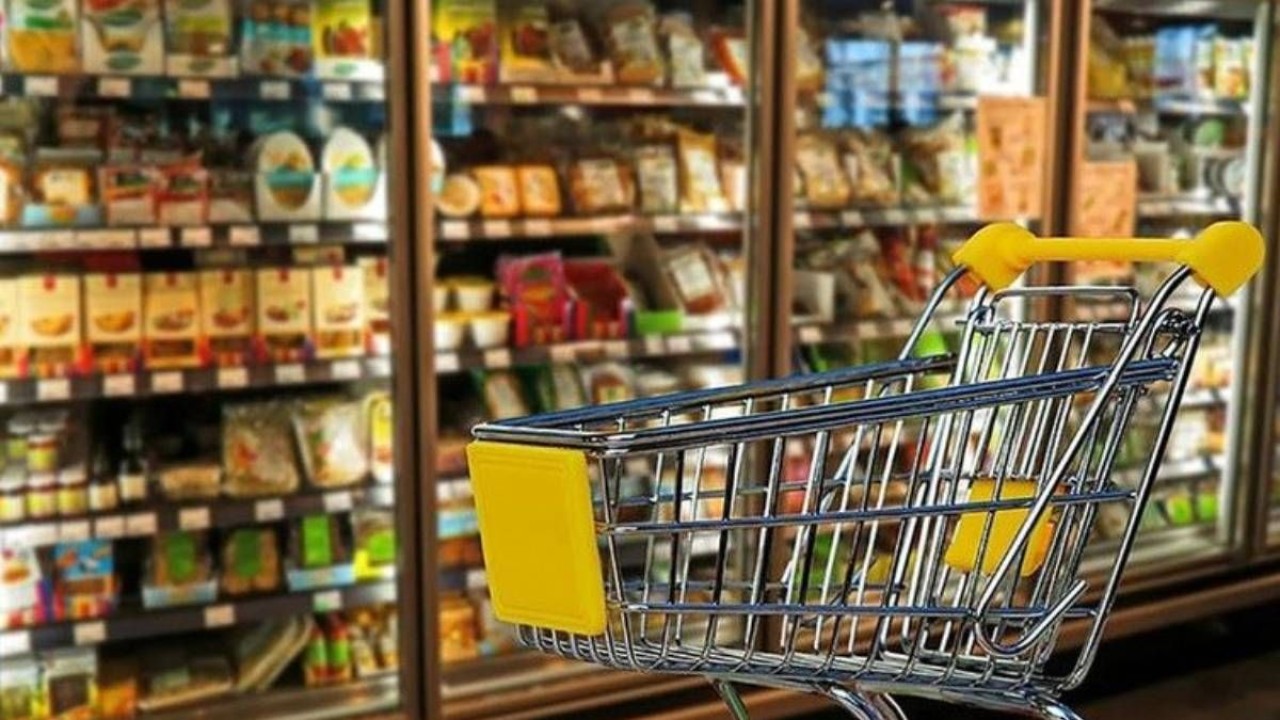 Herkes marketin kapısında kuyruğa girdi! 2 Kasım'a kadar yüzde 50 indirimli satışlar! Yetişen alır 1