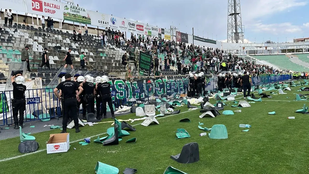 Bir Dönemin Süper Lig Ekibi Küme Düştü 3