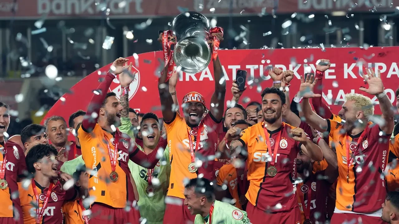 Galatasaray’a Yıldız Yağacak! Transfer Listesi Ortaya Çıktı 3