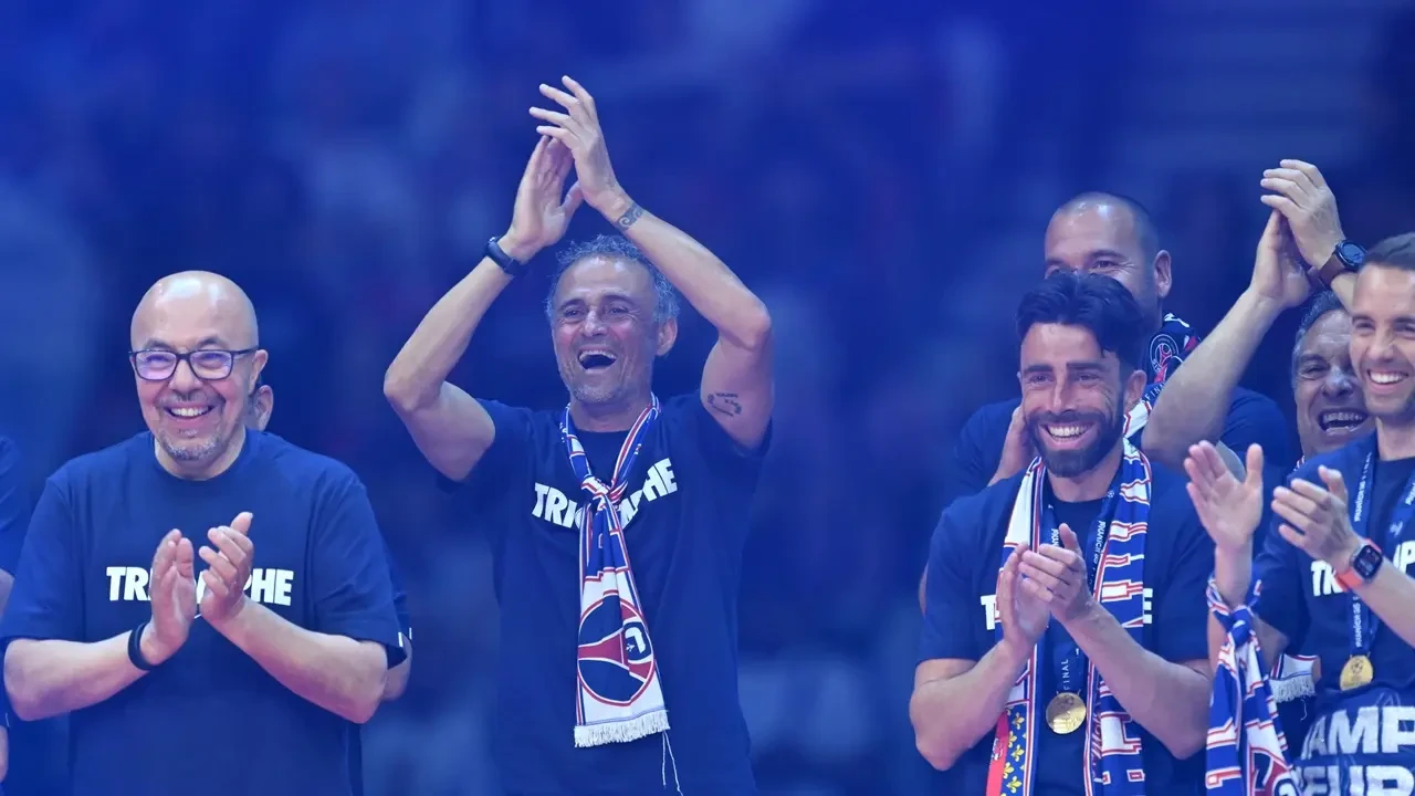 PSG, Şampiyonlar Ligi Zaferini Paris’te Kutladı 18