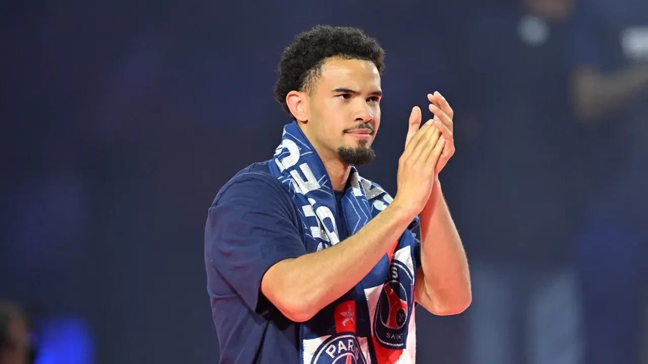 PSG, Şampiyonlar Ligi Zaferini Paris’te Kutladı 20