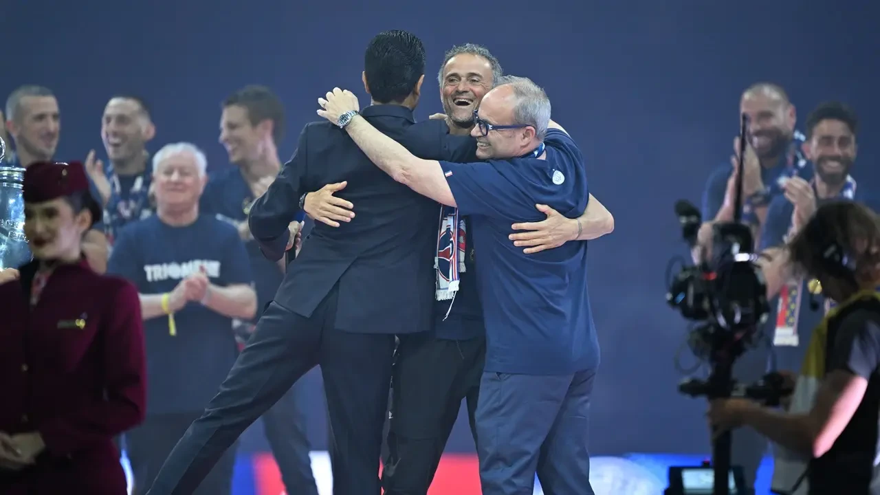 PSG, Şampiyonlar Ligi Zaferini Paris’te Kutladı 8