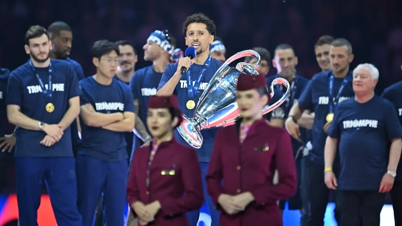 PSG, Şampiyonlar Ligi Zaferini Paris’te Kutladı 12
