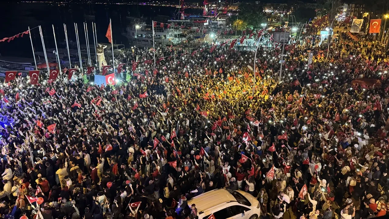 Türkiye 102. Yılında Cumhuriyet’e Koştu 7