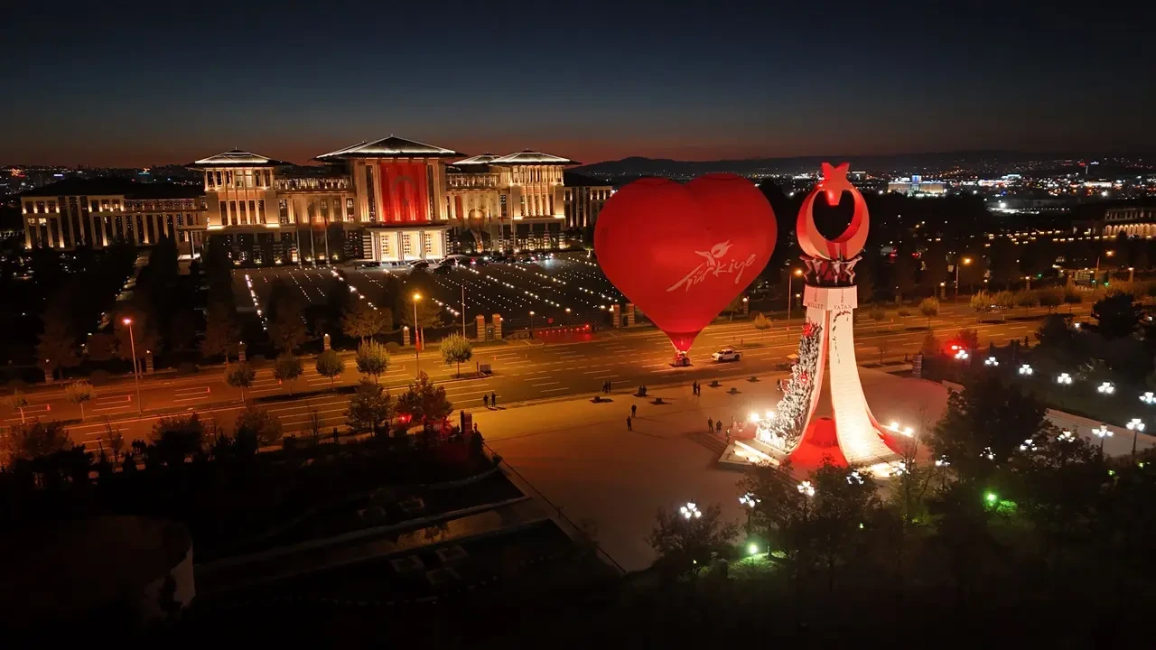 Türkiye 102. Yılında Cumhuriyet’e Koştu 13