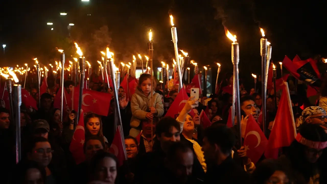 Türkiye 102. Yılında Cumhuriyet’e Koştu 6
