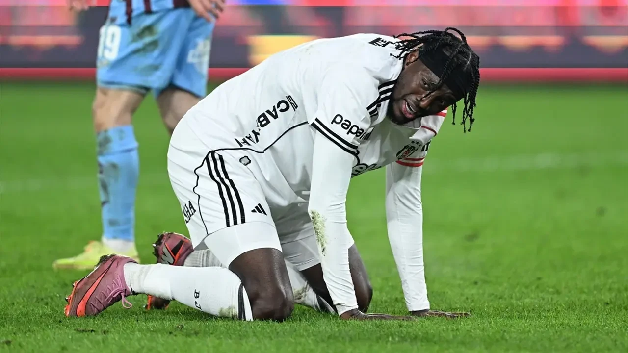 Sergen Yalçın’dan Zehir Zemberek Sözler: Futbol Değil Tiyatro İzledik 4