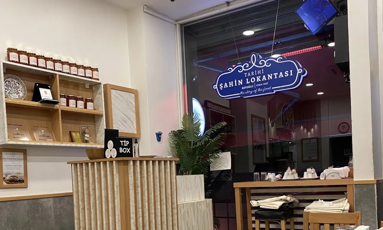 58 Yıldır Hizmet Veriyordu: İstanbul Beyoğlu’nda ‘Tarihi Lokanta’ Resmen İflas Etti