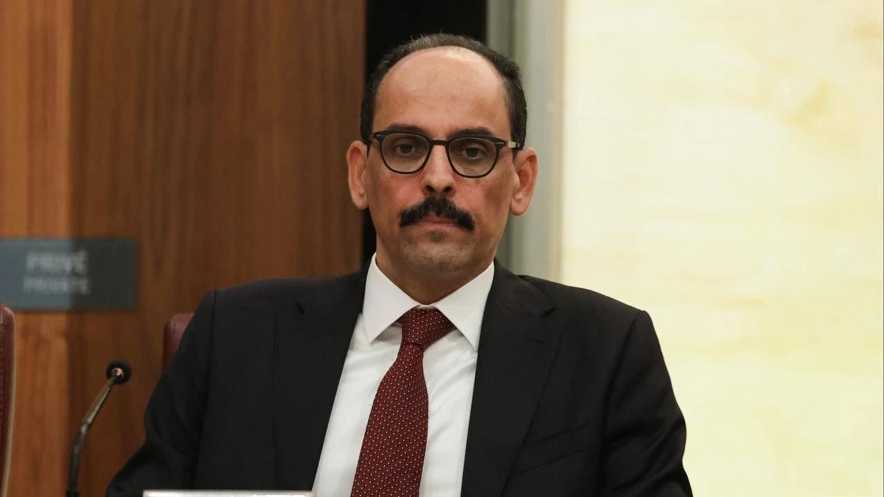 MİT Başkanı İbrahim Kalın'dan Felsefi Yolculuk: Heidegger'in Kulübesine Yolculuk Raflarda