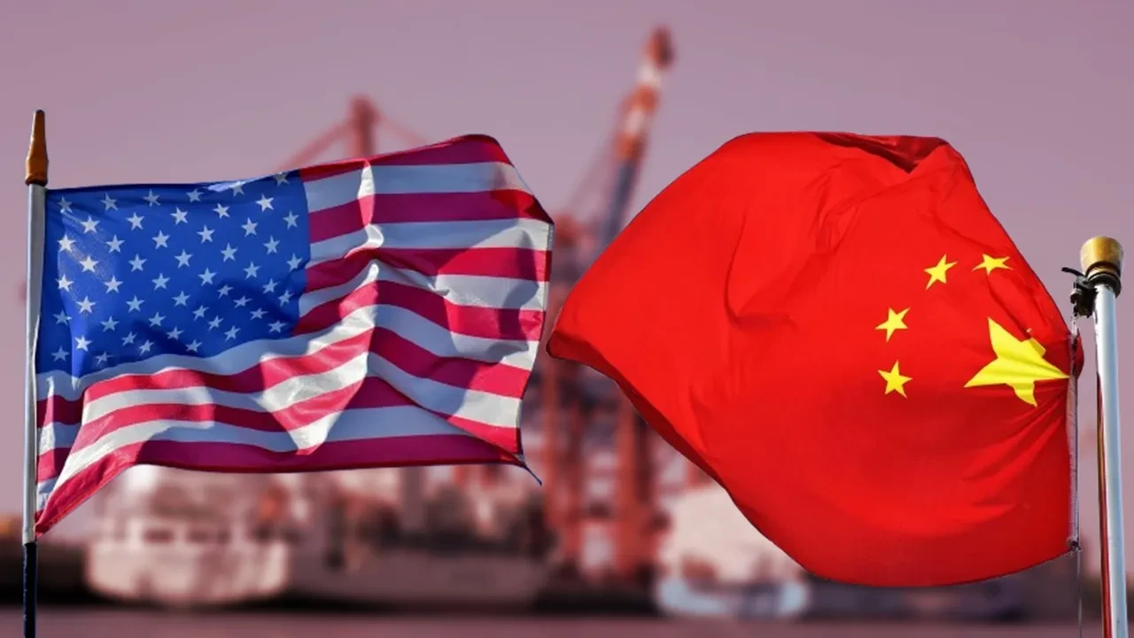 ABD-Çin Ticaret Savaşı Alevleniyor: Çin Mallarına %100 Ek Gümrük Vergisi Geliyor