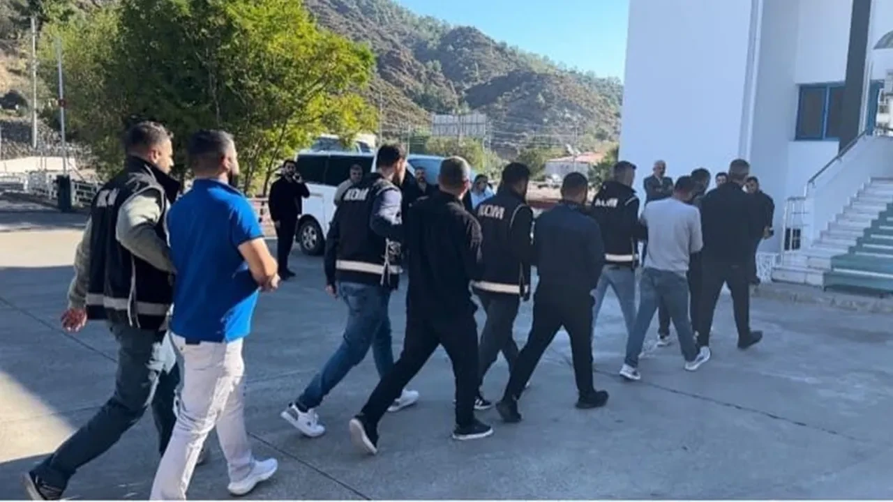 Muğla Merkezli Tefecilik Operasyonunda Yakalanan 5 Zanlı Tutuklandı