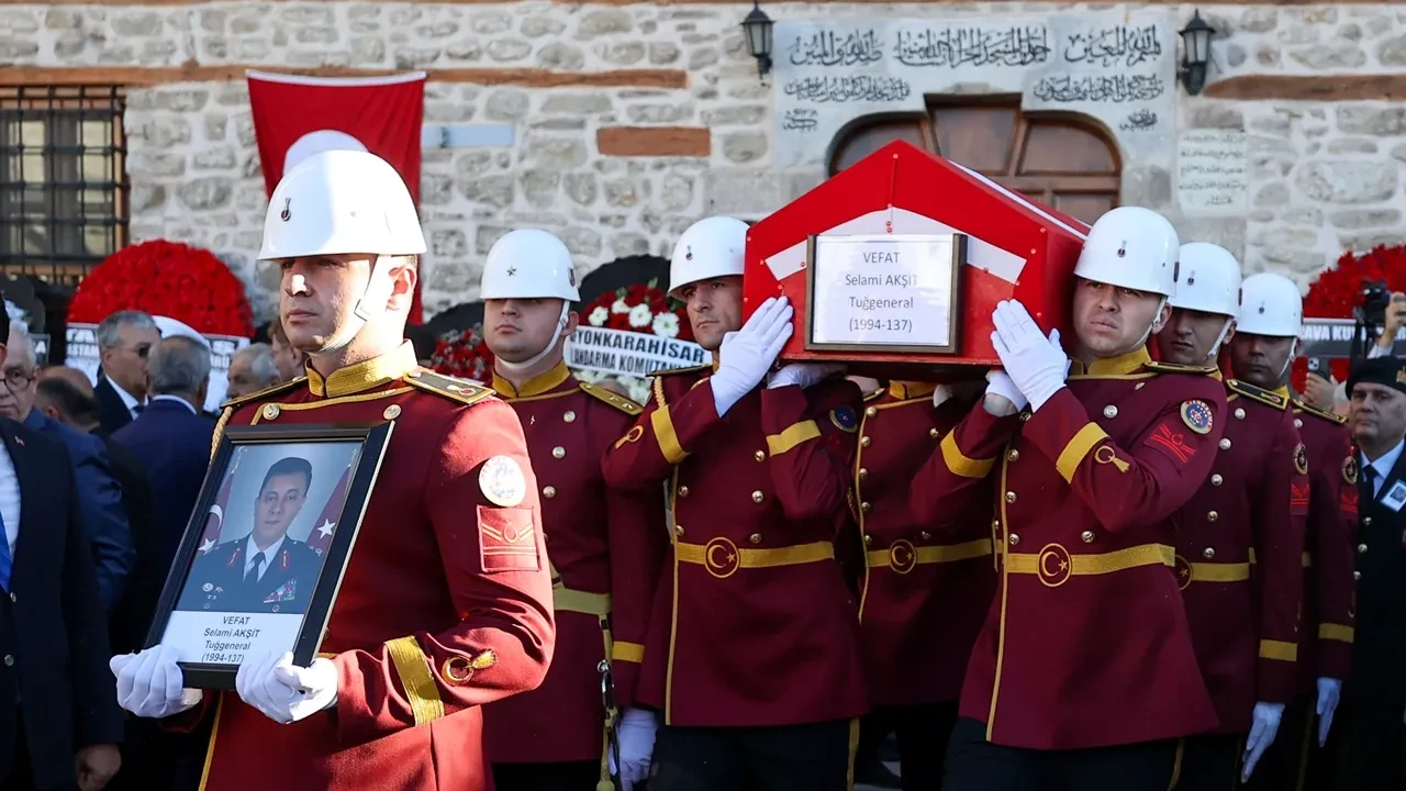Tuğgeneral Selami Akşit Konya'da Toprağa Verildi