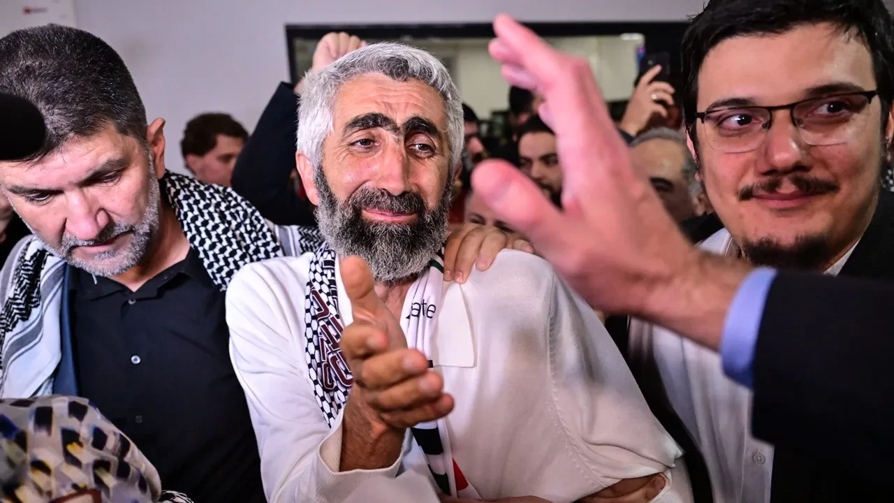 İsrail'in Alıkoyduğu 15 Türk Daha Türkiye’ye Getirildi: Türk İsrail Çifte Vatandaşı İsrailli Askerler Bizi Tekmelediler