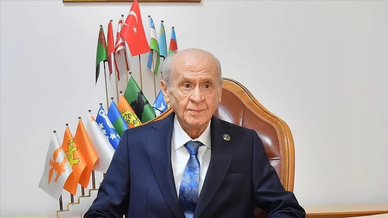 Doğu Perinçek'in Dergisinde Devlet Bahçeli'nin Makalesine Yer Verildi