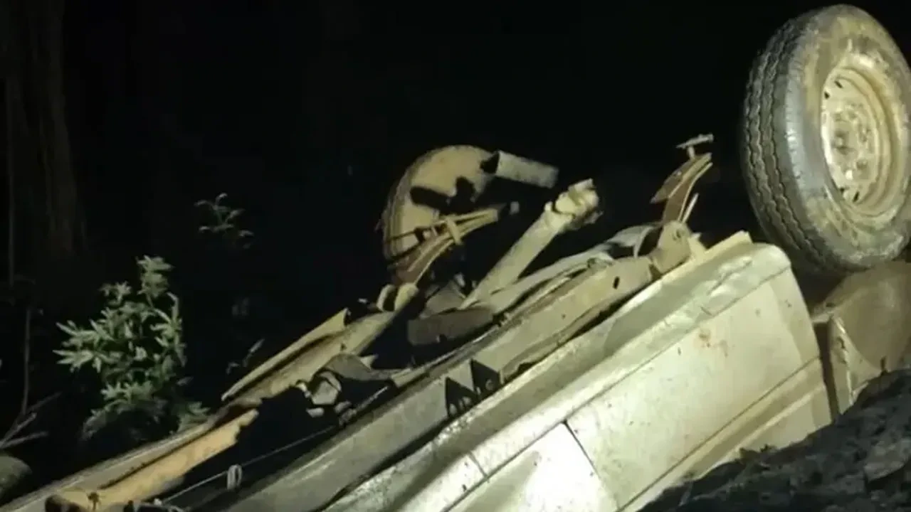 Antalya'da Uçuruma Yuvarlanan Otomobildeki 1 Kişi Öldü, 1 Kişi Yaralandı