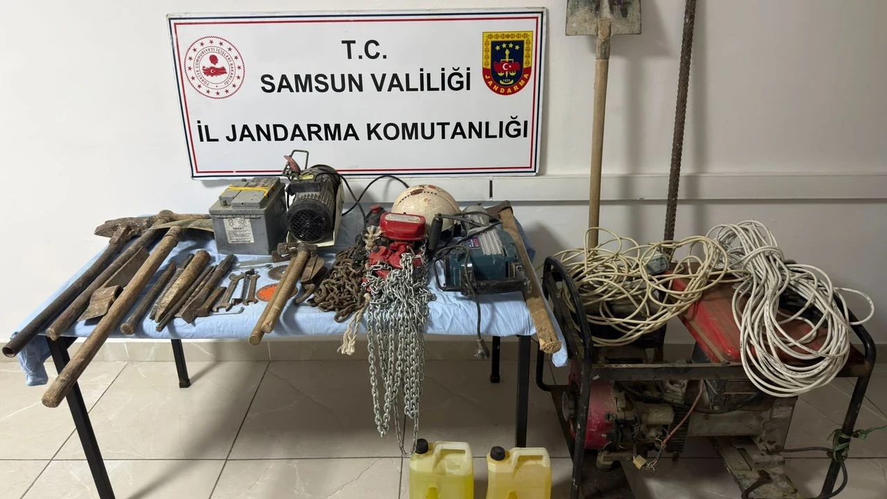 Samsun'da İzinsiz Kazı Yapan 4 Kişi Suçüstü Yakalandı