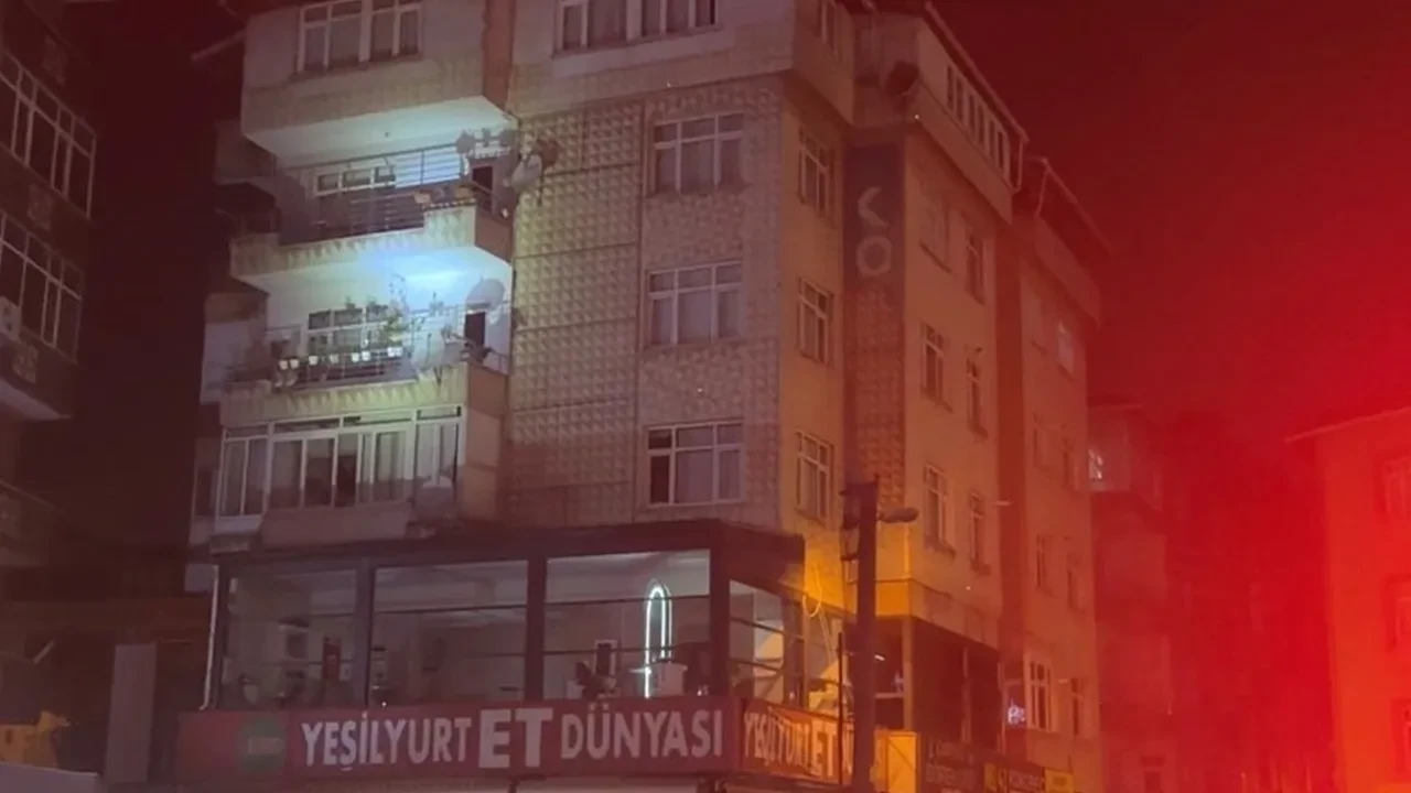 Gebze’de Çöken Binanın Yakınındaki Binanın Kolonları Çatladı: 21 Daire Tahliye Edildi