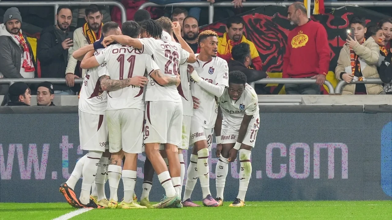 Trabzonspor Gözünü Zirveye Dikti: Göztepe’yi Deplasmanda 2-1 Skorla Geçti
