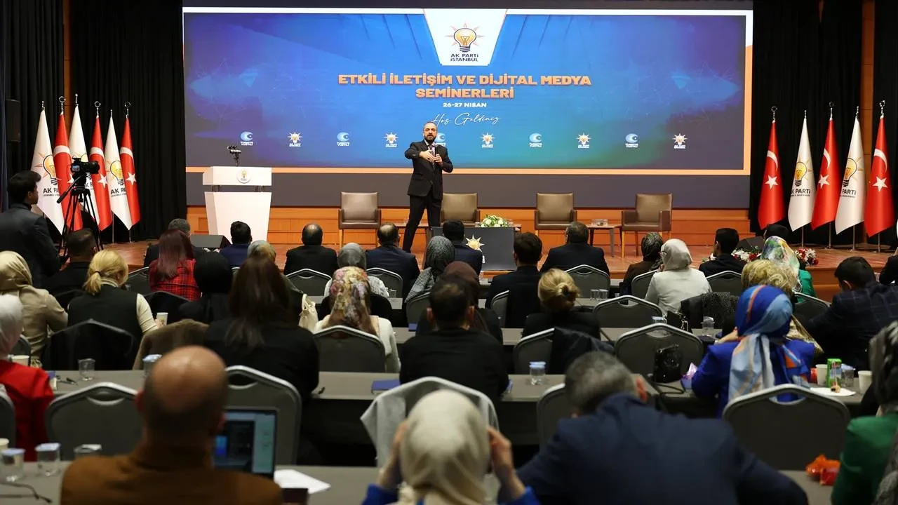 AK Parti İstanbul’da Tanıtım ve Medya Kadrolarına Eğitim Verildi