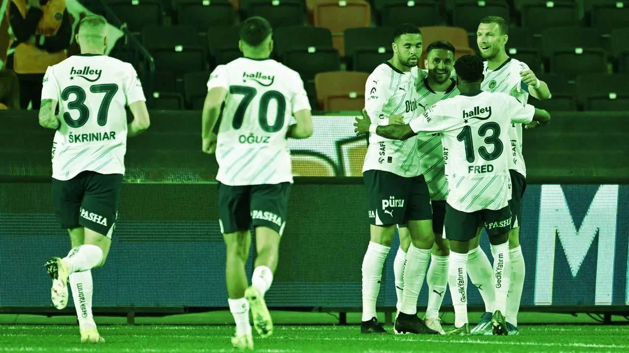 Fenerbahçe İkinci Yarıda Döndü: Gaziantep FK 1-3 Fenerbahçe