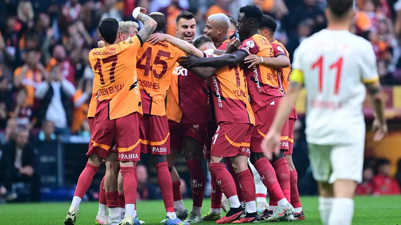 Galatasaray Bitime İki Hafta Kala Şampiyonluğunu İlan Etti