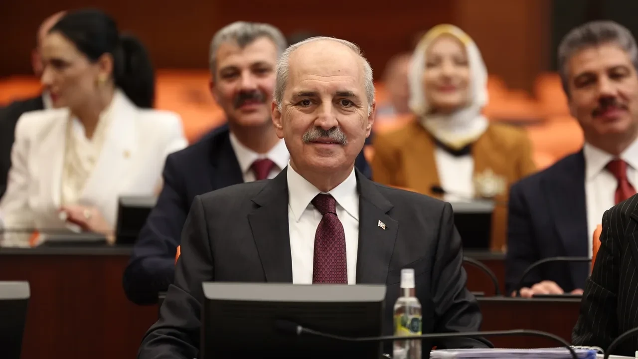 TBMM Başkanlığı Seçimi Üçüncü Turda Tamamlandı: Kurtulmuş Yeniden Meclis Başkanı Seçildi