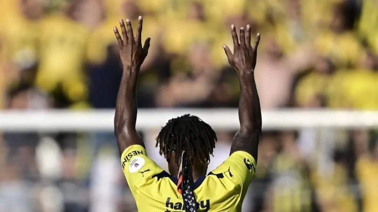 Fenerbahçe’de Peş Peşe Ayrılıklar: Allan Saint-Maximin Veda Mesajı Yayınladı