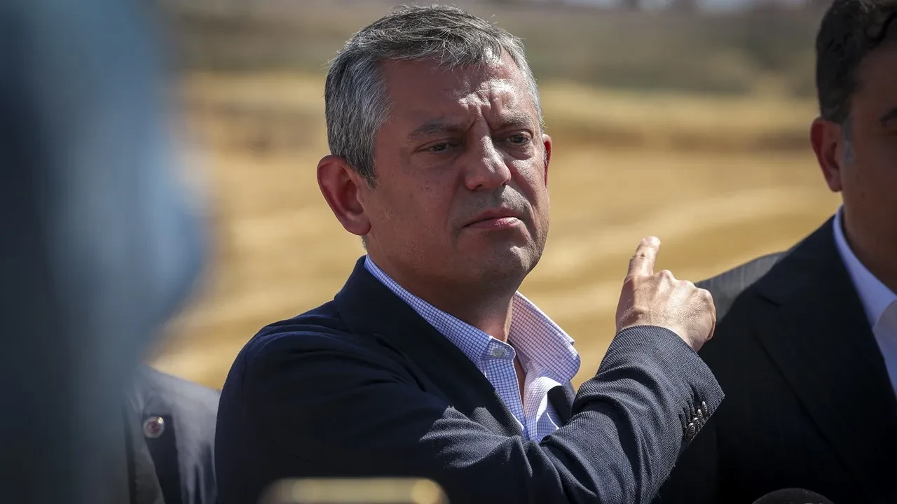 Özgür Özel’e ‘Beyaz Toros’ Benzetmesi Nedeniyle Yeni Soruşturma