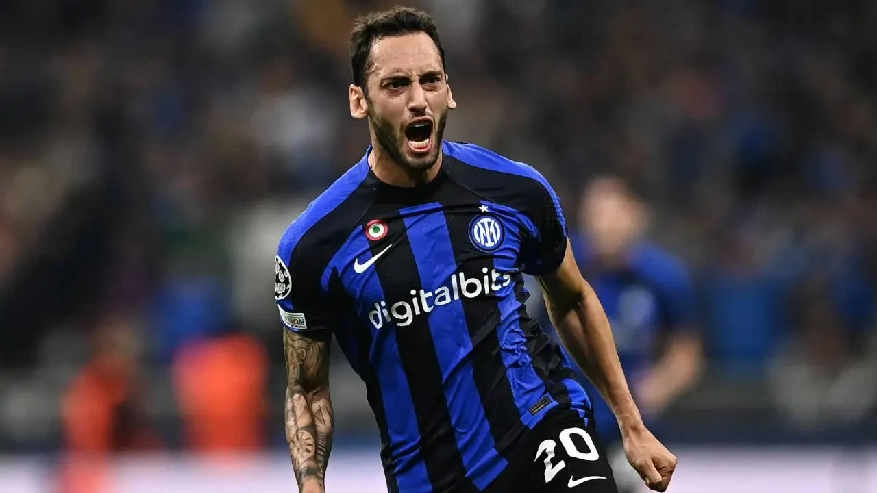 Hakan Çalhanoğlu Türkiye'ye Geliyor