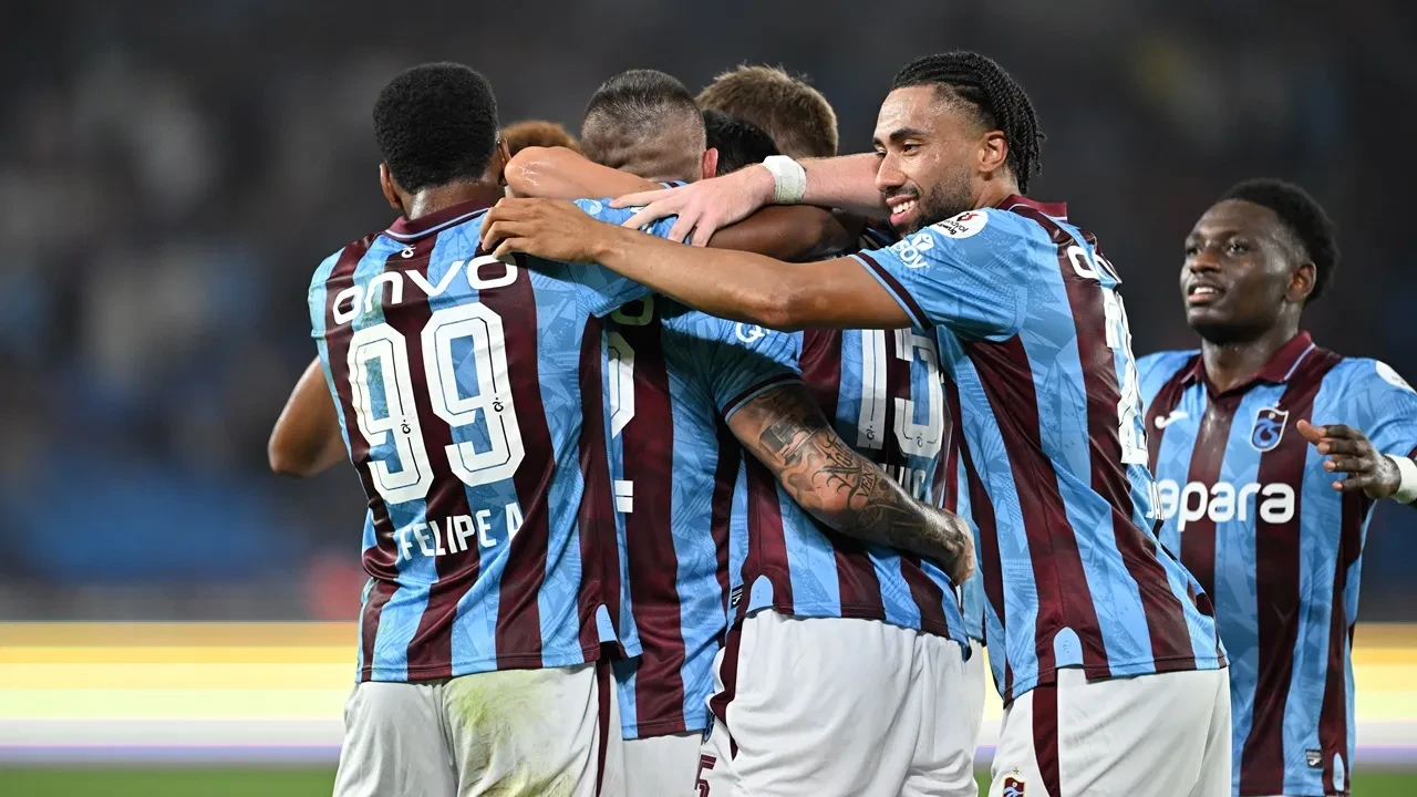 Trabzonspor, Sahasında Antalyaspor'u 1-0 Mağlup Etti