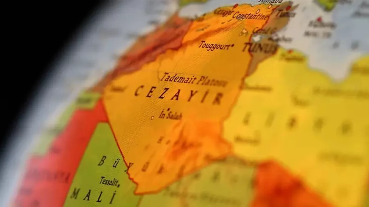 Cezayir'de 5,8 Büyüklüğünde Deprem