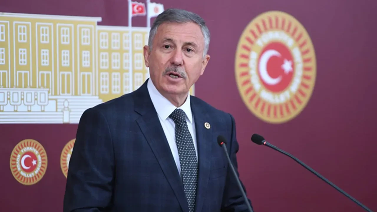 Yeni Yol Partisi Muğla Milletvekili Selçuk Özdağ’dan Kabine Üyelerine ‘Sahte Diploma’ Önergesi