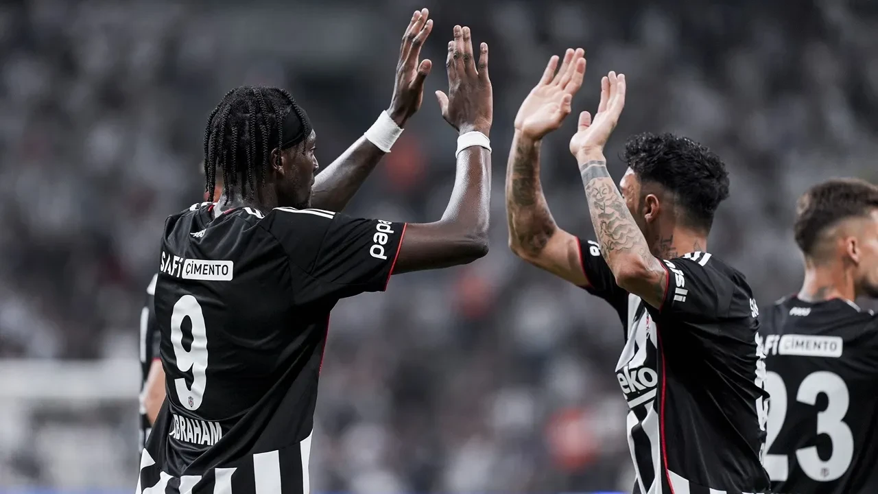 Beşiktaş İkinci Yarıda Kanatlandı: Konferans Ligi’nde Play Off’a Yükseldi
