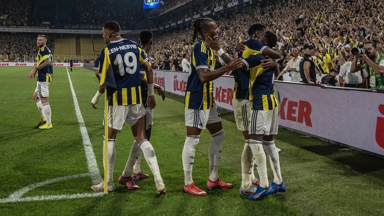 Şampiyonlar Ligine Giden Yolda Mutlu Son! Fenerbahçe Kadıköy’de Gol Olup Yağdı