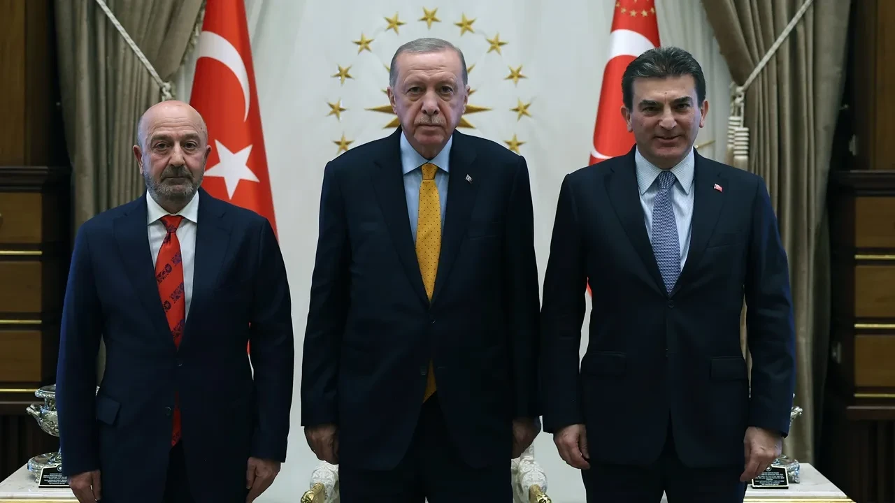 Cumhurbaşkanı Erdoğan, OYAK Yönetim Kurulu Başkanı Zekai Aksakallı'yı Kabul Etti