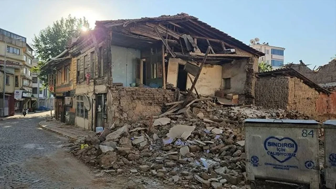 Sındırgı’da Deprem Hasarı Açıklandı